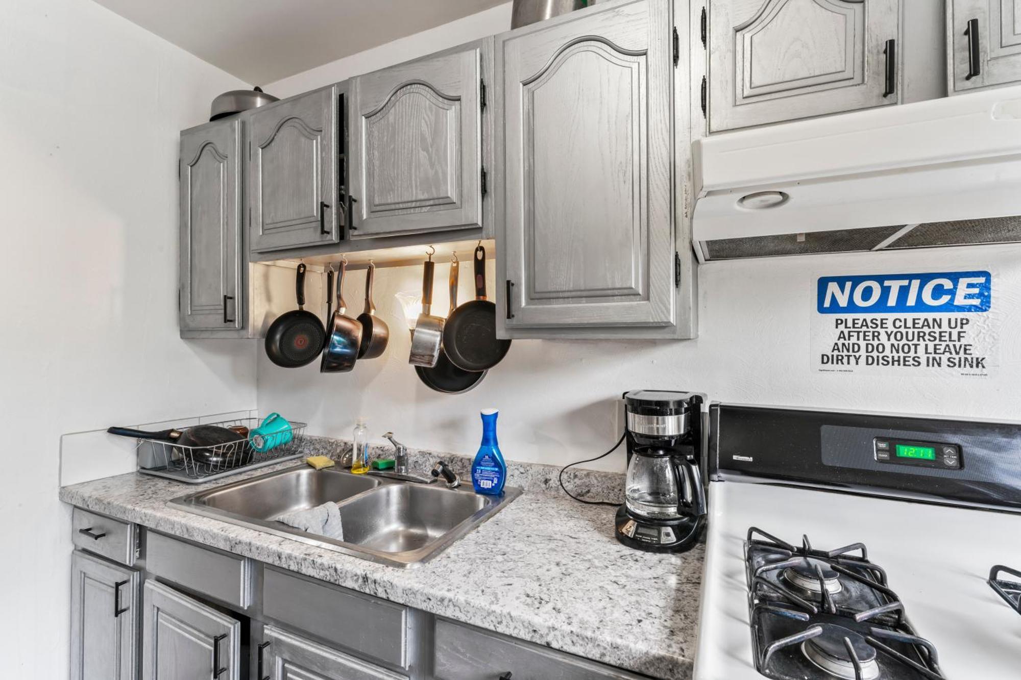فندق Compact But Cozy Too أنكوراج المظهر الخارجي الصورة